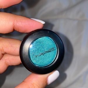 Mac Eye Shadow (BLUE ABSINTHE)used once for photo shoots